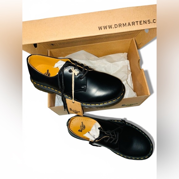 Dr. Martens Black 1461 SMOOTH LEATHER OXFORD SHOES - Picture 2 of 9